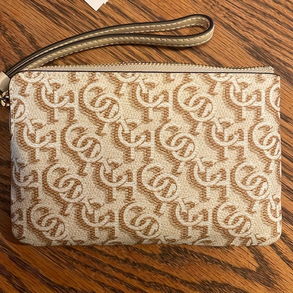 Coach Wristlet Signature Print NWT - Picture 9 of 9